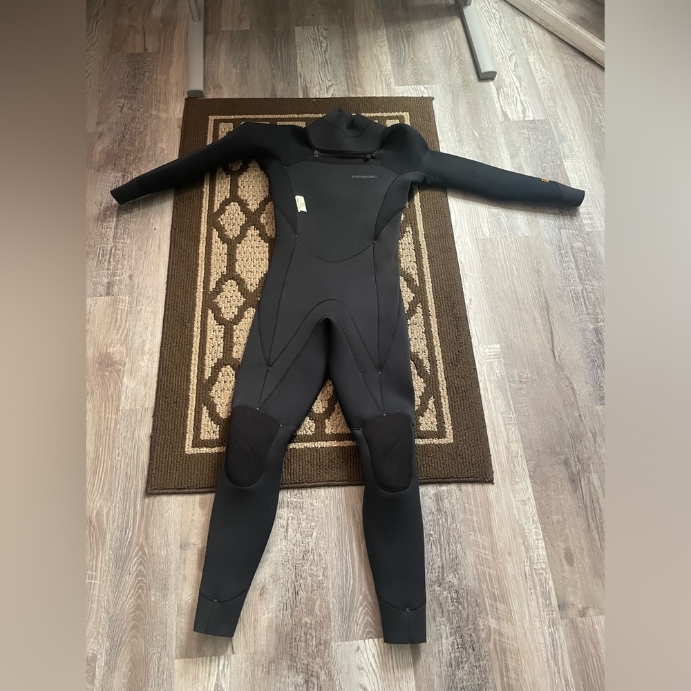 Patagonia 4/3MM Men’s Small Neck Zip Full Wetsuit